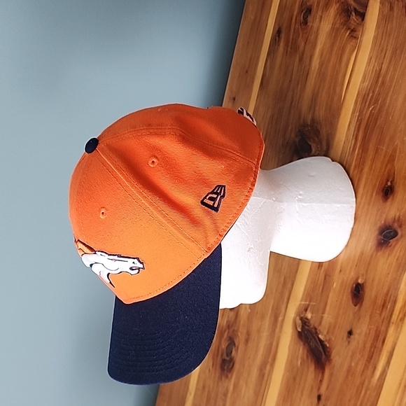Denver Broncos Hat - Picture 2 of 7